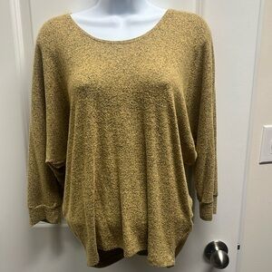 Kim & Cami womens Loose fitting dolman 3/4 sleeve scoop neck Yellow/gold sz S